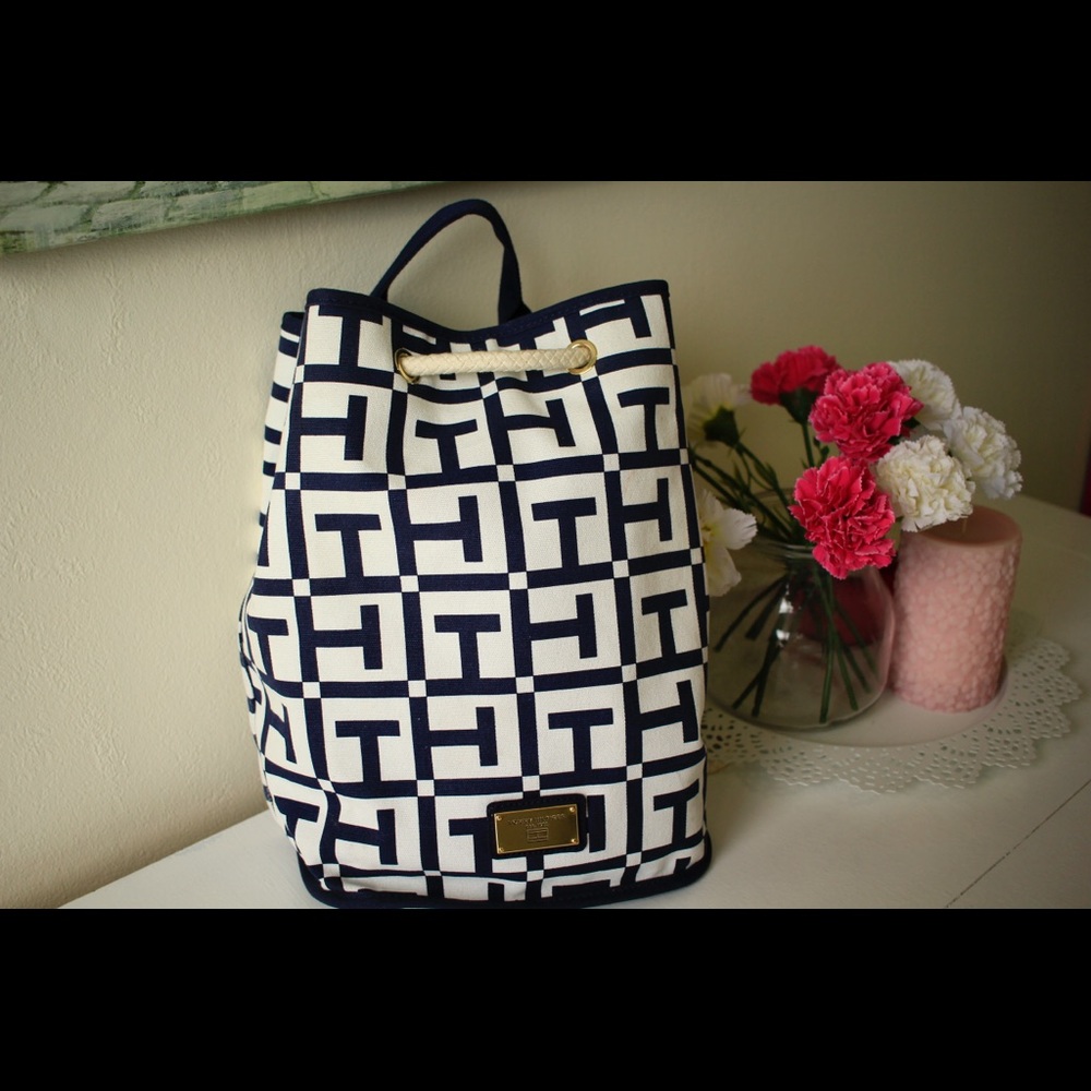 🎉🎉Host Pick🎉🎉 Tommy Hilfiger Bag